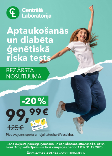 Sieviete ar lieko svāru notievē